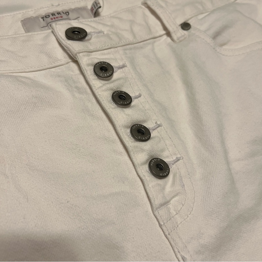 NWT button fly TORRID shorts - Picture 2 of 6